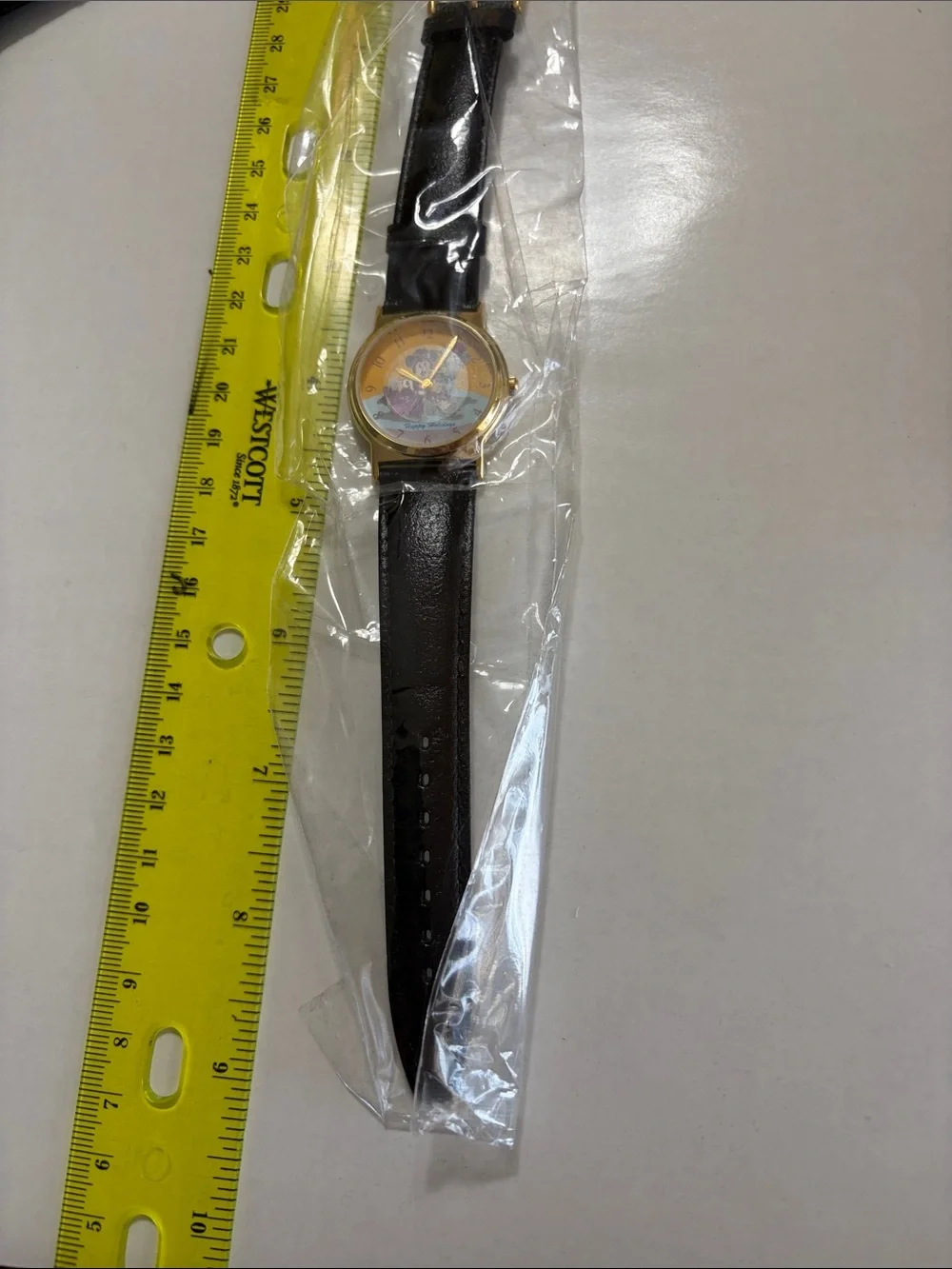 Disney Mickey & Minnie 1998 skating Happy Holiday watch Cast Member new/vintage